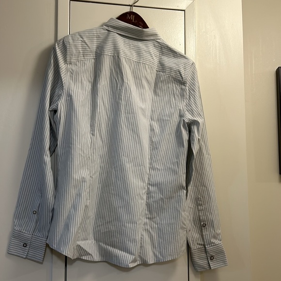 Brooks Brothers - Picture 5 of 9